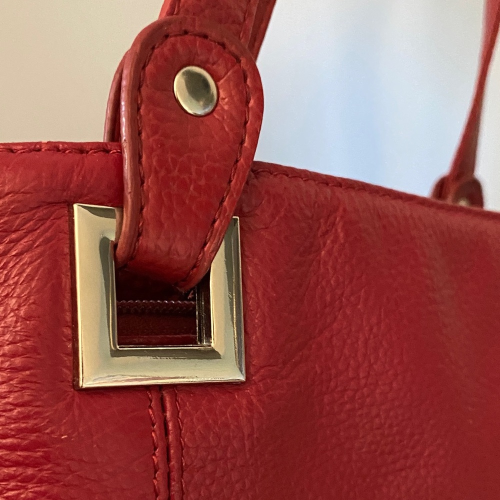 π FREE Jessica Leather Shoulder Bag - Picture 5 of 14